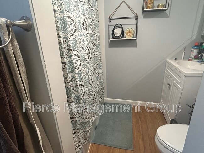 Building Photo - 6 Old Chester Rd