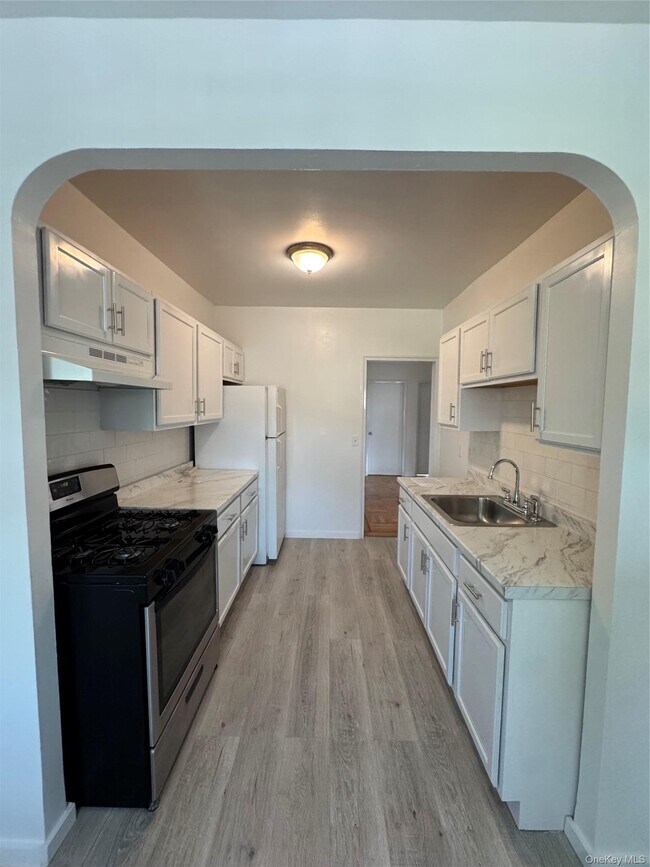 Building Photo - 3922 Amundson Ave