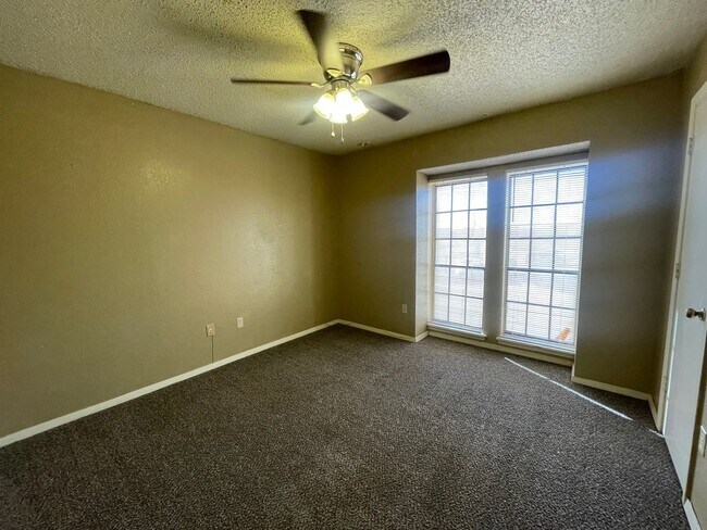 Building Photo - 657 Ruidosa Ave
