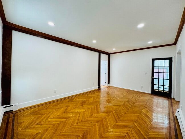 Building Photo - 69 W 39th St