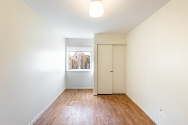 Building Photo - 2349 W 18th Pl