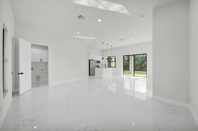 Building Photo - Be the first in occupy this 2026 constructed home in city of Englewood, FL! Qualify for a deposit...