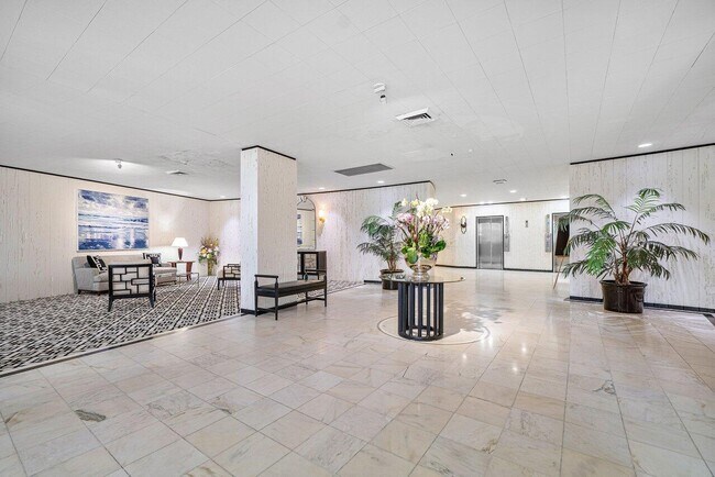Building Photo - 2295 S Ocean Blvd