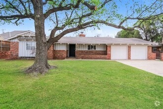Building Photo - 2904 Huntleigh Dr
