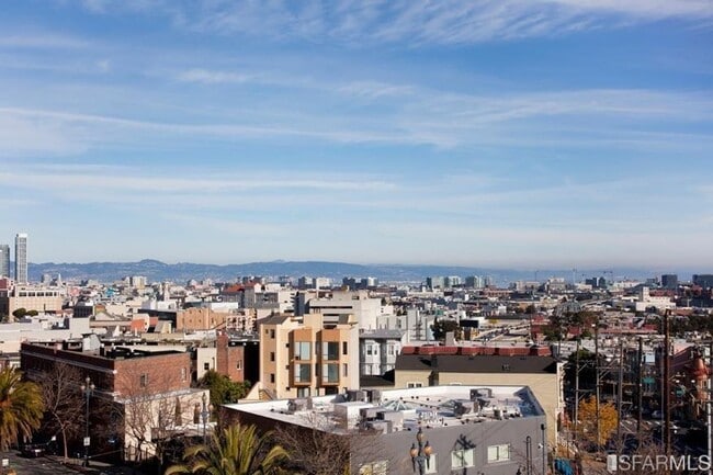 Building Photo - 1 Bed, 1 Bath - Modern Condo @ Linea - Min...