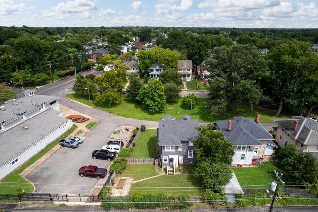 Building Photo - Rent Your Slice of History: Beautifully Up...