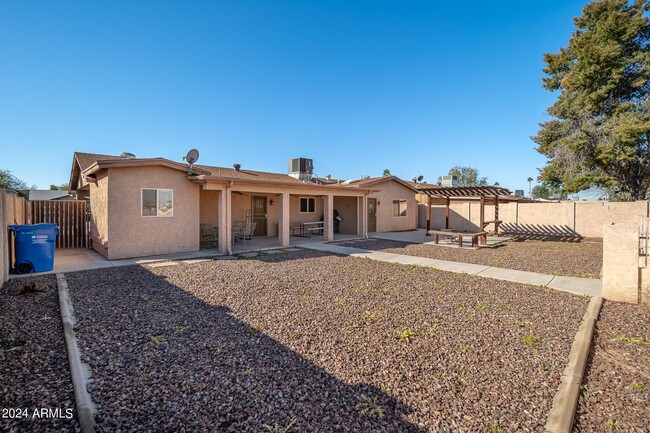 Building Photo - 6610 W McKinley St