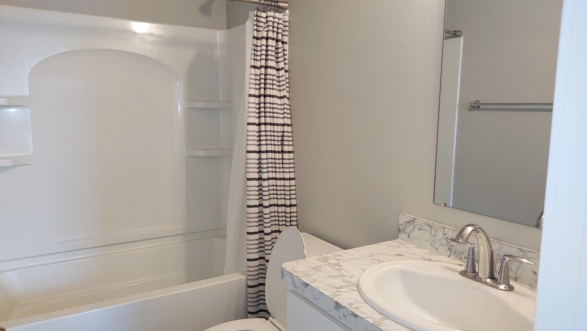 Building Photo - 6145 Farmstead Ave