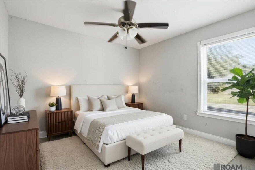 Building Photo - 3285 Ozark St