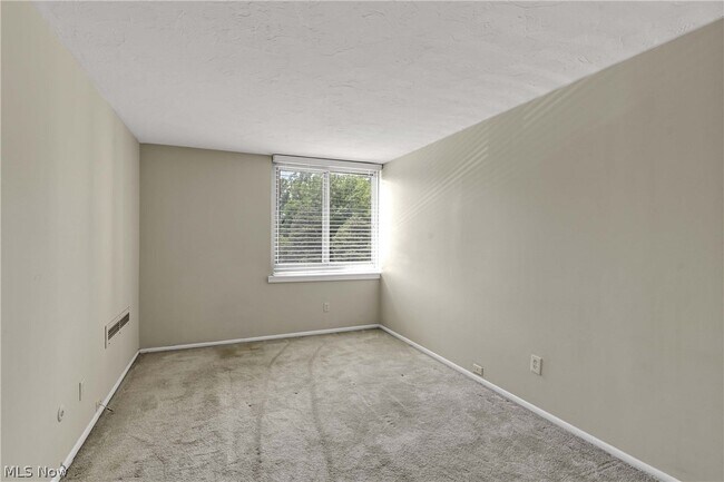 Building Photo - 12900 Lake Ave