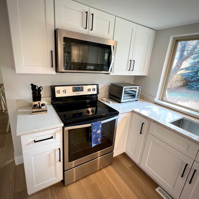 Building Photo - 14372 W Archer Ave