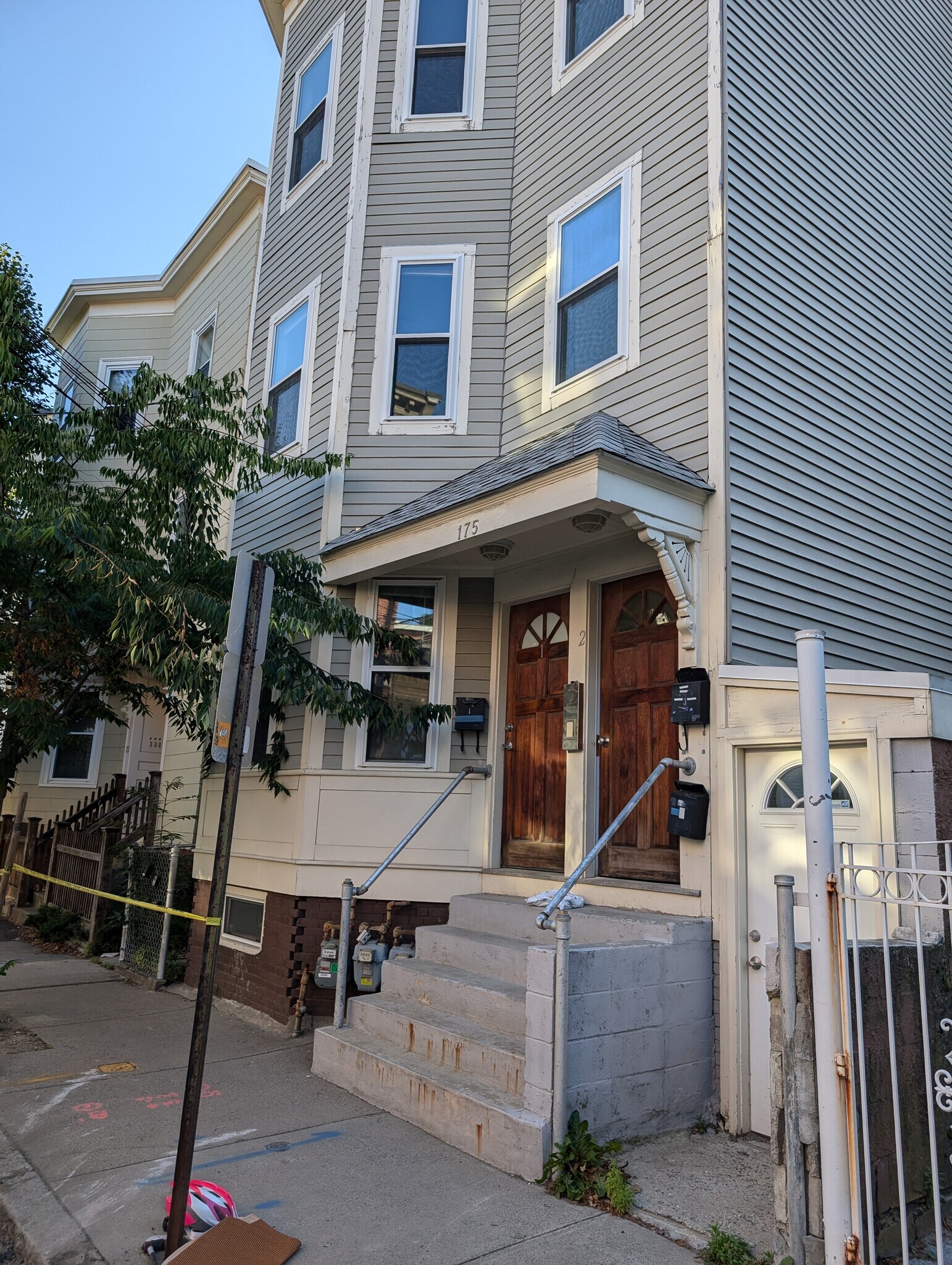Building Photo - 175 Elm St