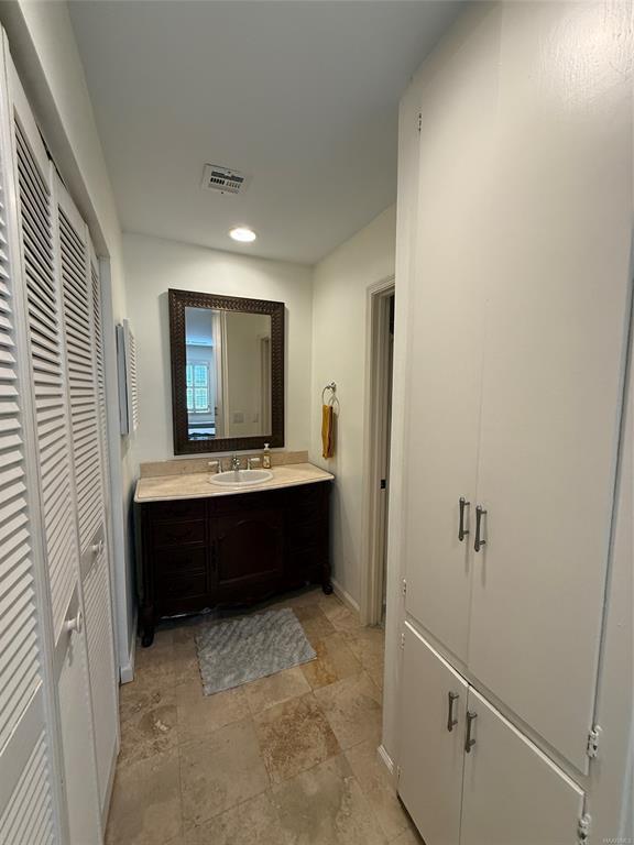 Building Photo - 2220 Felder Terrace