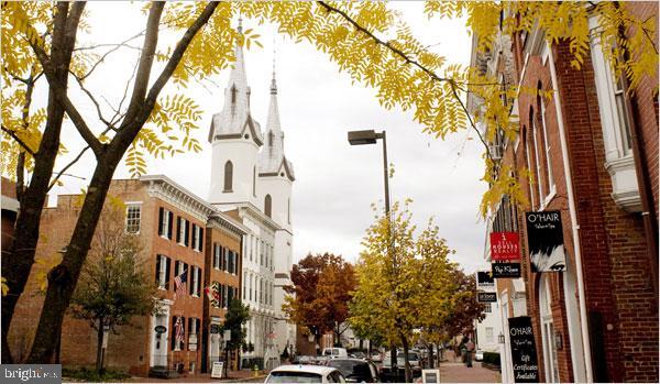 Building Photo - 22 Maxwell Square