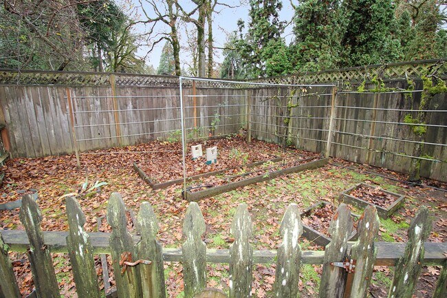 Building Photo - 5764 SW Kimball Ct