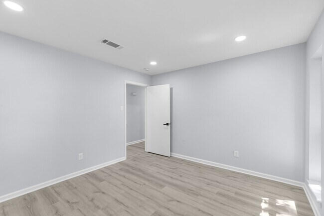 Building Photo - 11402 Ash Creek Dr