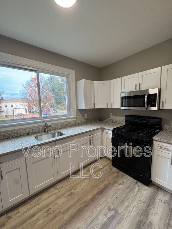 Building Photo - 179 9th St