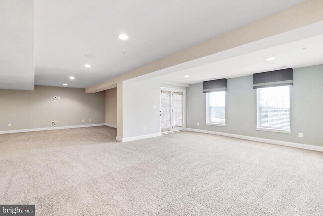 Building Photo - 25749 Racing Sun Dr