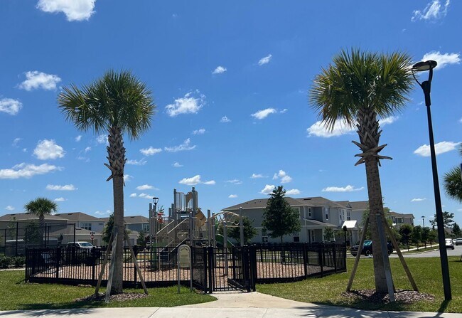 Building Photo - Isles of Lake Nona!! 3 Bedroom 2.5 Bathroom End Unit Townhome