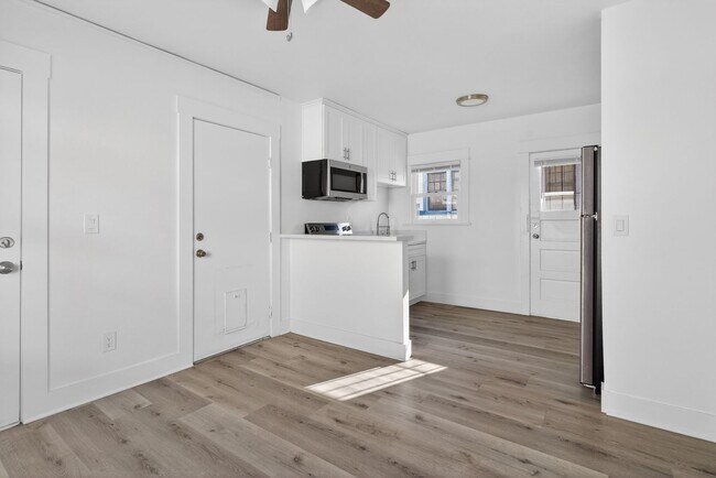 Interior Photo - 525-537 Chestnut Avenue