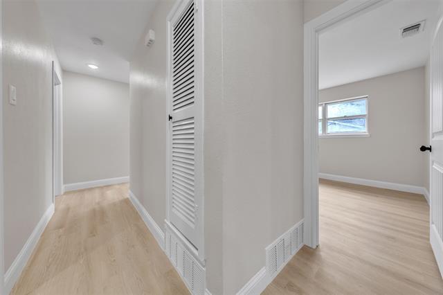 Building Photo - 217 Palomino Dr