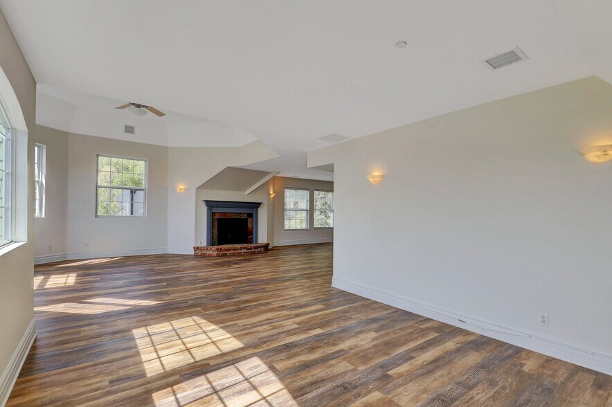 Building Photo - 170 Undercliff Ave