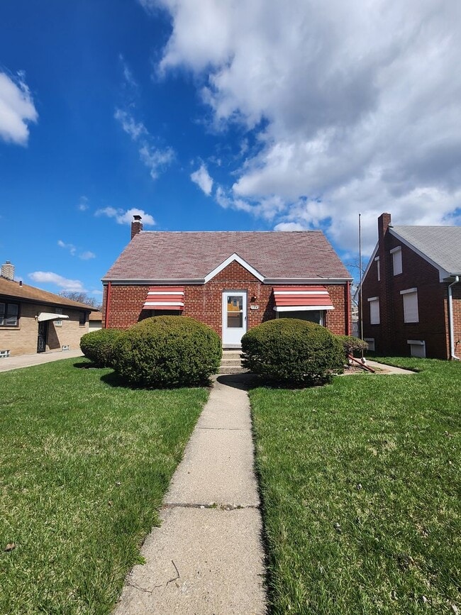 Building Photo - VOUCHER FREINDLY - COME SEE!!!!!!