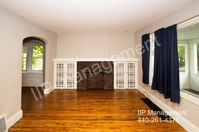 Building Photo - Beautiful 3 Bedroom Single Family home in ...