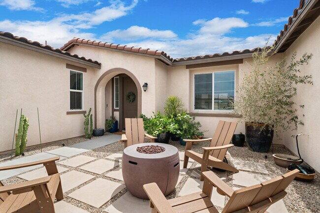 Building Photo - 81887 Via Encinitas
