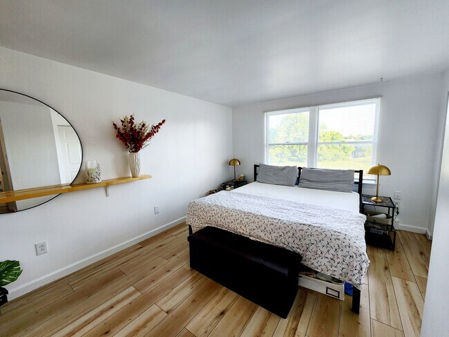 Building Photo - 25 Summit Cir