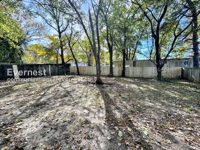 Building Photo - 5949 Shannon Dr