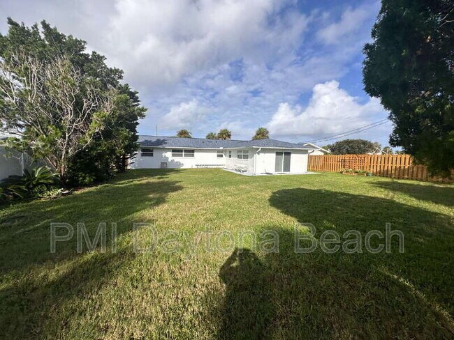 Building Photo - 2563 S Peninsula Dr