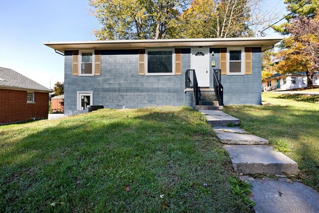 Primary Photo - 414 Churchill Ct