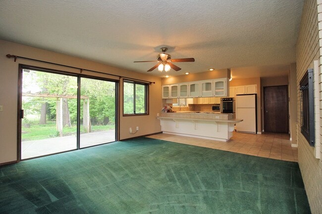 Building Photo - 2727 SE 58th Ave