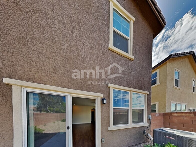Building Photo - 9875 S Eastern Ave