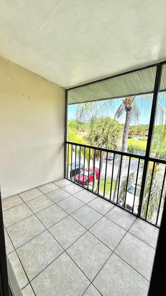 Building Photo - 1007 Green Pine Blvd