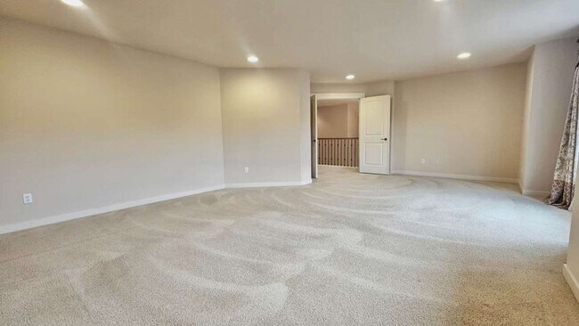 Building Photo - Beautiful 5 Bed 3.5 Bath Home in Redmond R...