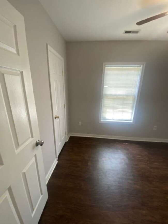 Building Photo - Cute 3 Bedroom Manchester Bungalow