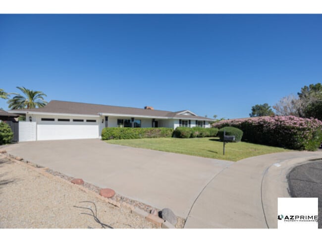 Primary Photo - Stunning 3/2.5 Phoenix Home - Private Pool &amp; Cul-de-Sac Charm!