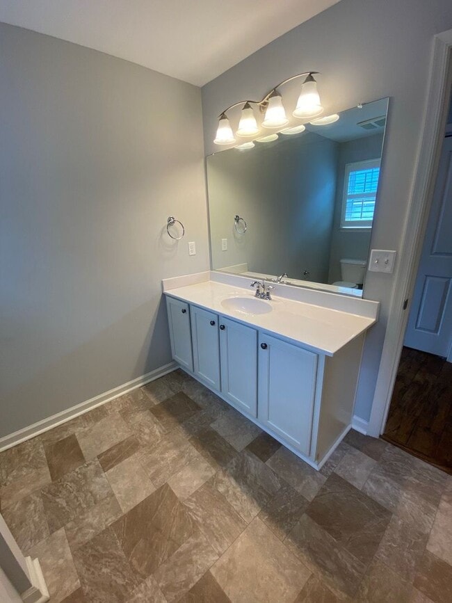 Building Photo - Introducing a stunning Condo with a coasta...