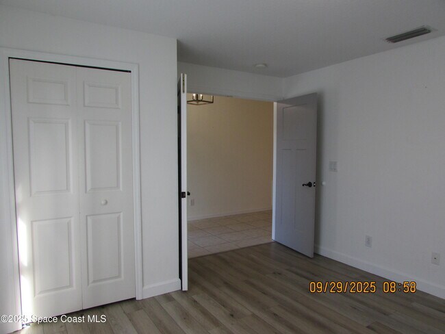 Building Photo - 2070 Tiburon Ln