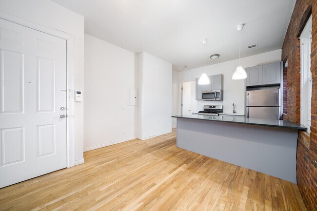 Building Photo - 386 Bergen Ave