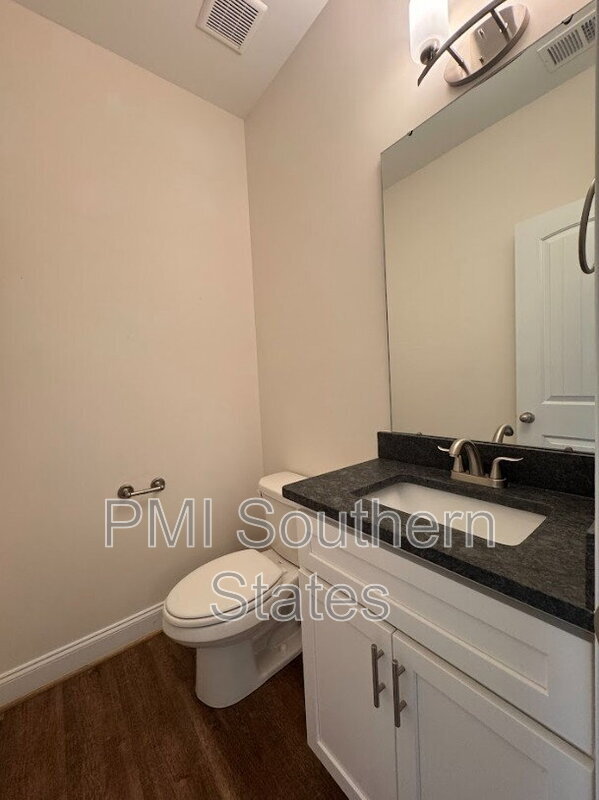 Building Photo - 207 Clarus Crk Wy