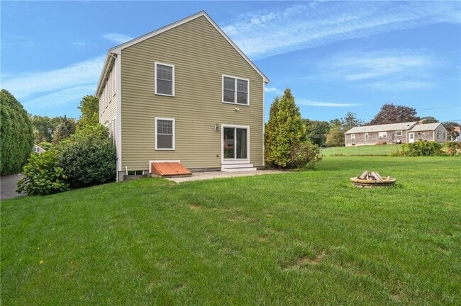 Building Photo - 20 Vanderbilt Ln