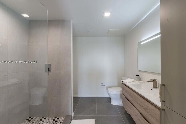 Building Photo - 23 NE 17th Ter