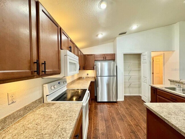 Building Photo - 11346 Southwind Lake Dr
