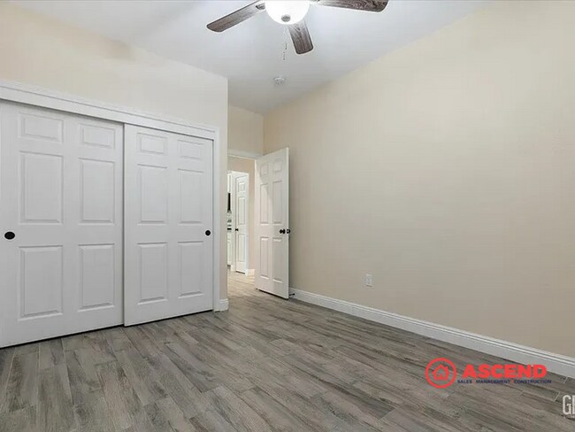 Building Photo - Stunning Home Home Off Jewetta Ave and Sno...