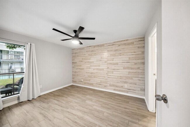 Building Photo - 13151 Walden Rd