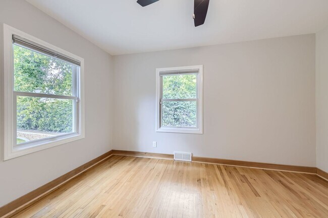 Building Photo - Wonderful West Old Town Home! A must see! ...