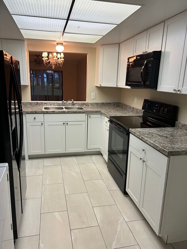 Building Photo - 2517 S 17th St